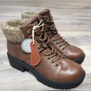 Mia Marsha Brown Lace Up Lug Hiking Boots Size 7 - New In Box
